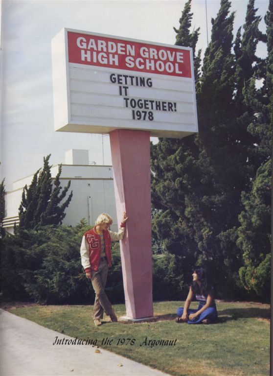 zi) SchoolYear'77-'78 Grade12-Graduation.jpg