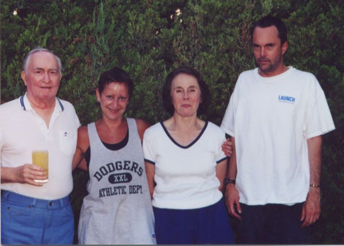 p) Age39-40(Year2000)-FamilyPicture.jpg