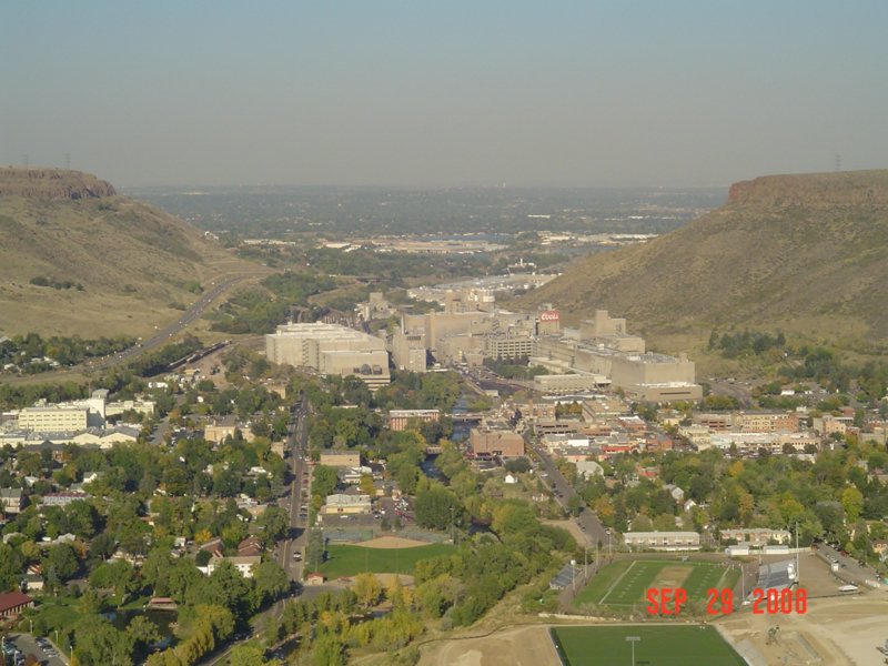 zo) View on the Coors Brewery (BackBuildings along the Hwy 58).JPG