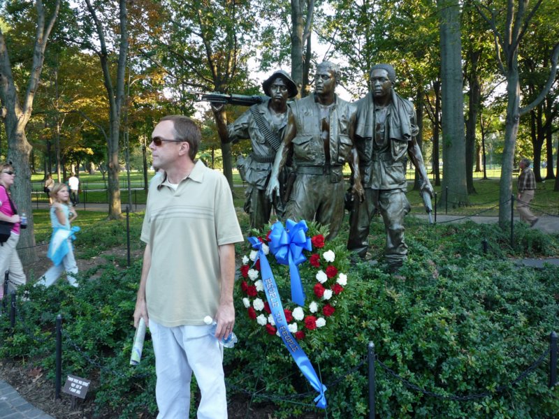 zj) Together with the Soldiers,David Pays his Respect.JPG