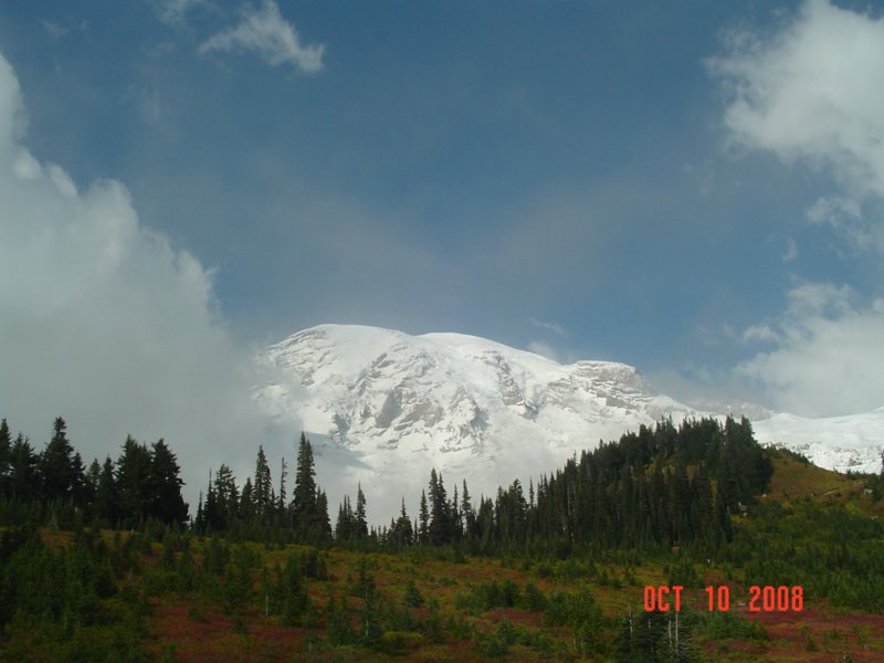 zzzt) Looking Directly at the Summits or Not (Little Puzzled Here ;-), Mount Rainier it is !.JPG