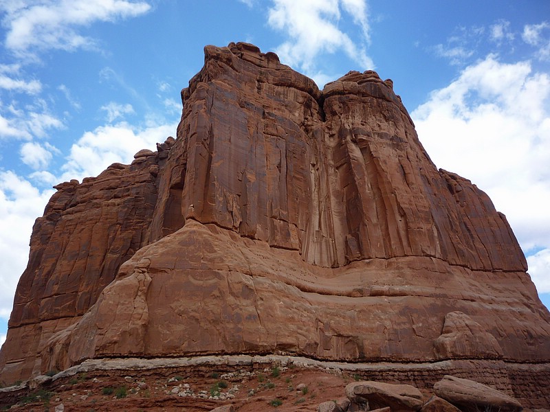zzzd) Throughout The Park, Rock Layers Reveal Millions Of Years Of Deposition, Erosion and Other Geologic Events.JPG
