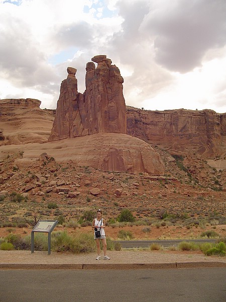 zzze) Arches Is Located In A High Desert, With Elevations Ranging From 4085 to 5653 Ft Above Sea Level.JPG
