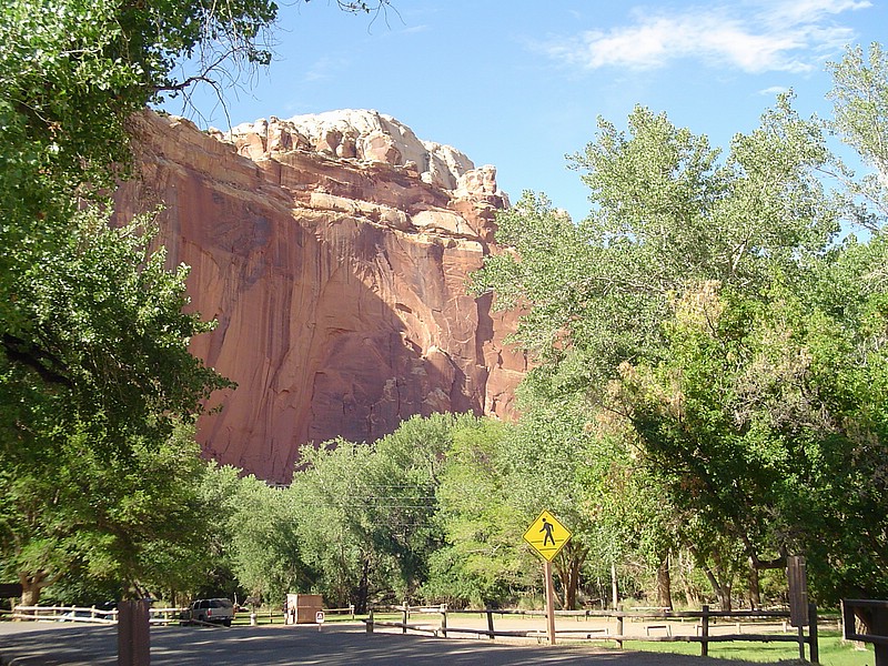zy) CAPITOL (White Domes of Navajo Sandstone, Like U.S. Capitol Dome) - REEF (Rocky Cliffs, A Barrier, Like Ocean Reef).JPG