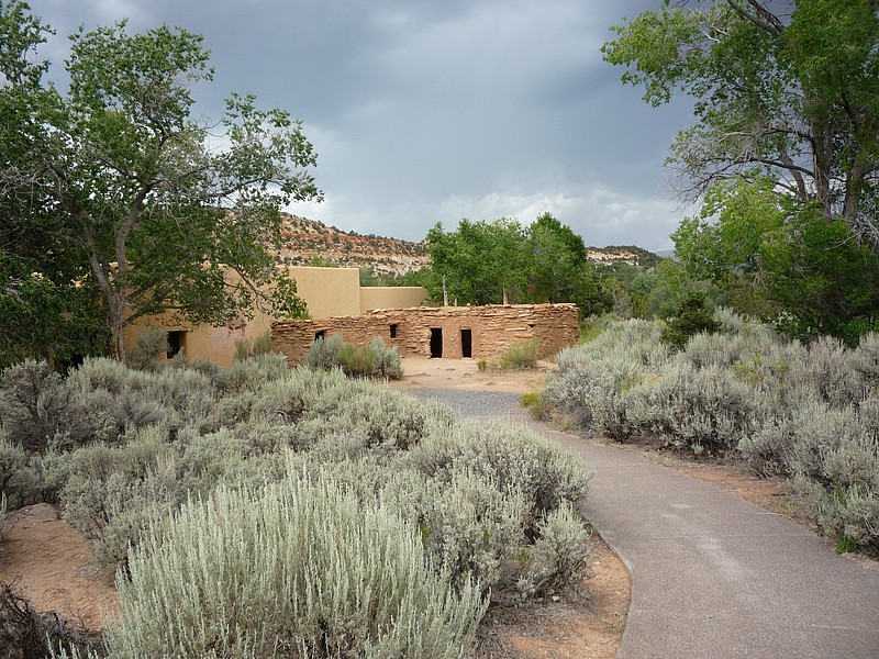 zi) This Village Believed To Have Been Occupied by the Anasazi from A.D. 1050 to 1200 (Fremont+ Kayenta Anasazi).JPG