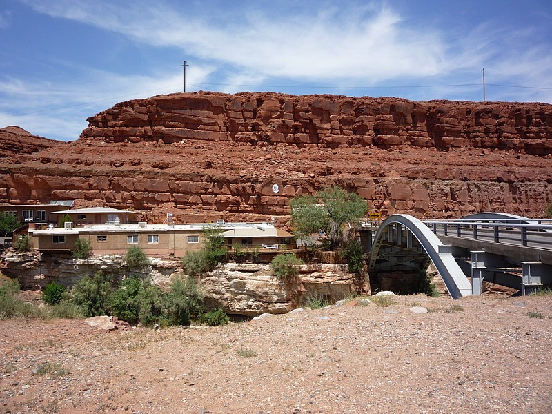 zs) 1909 Bridge (Rebuild in 1911), at Mexican Hat - Access to Utah (Southern Utah and Arizona Were Joined).JPG