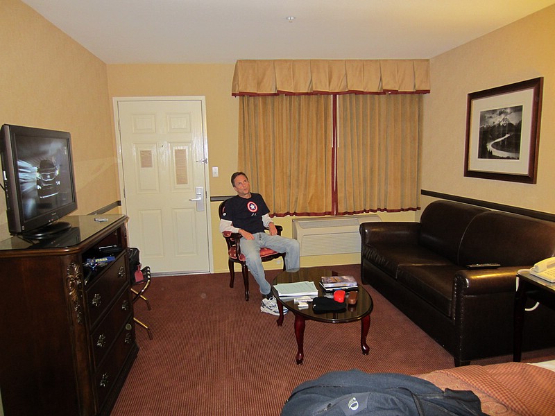 q) FridayEvening 18 May 2012 ~ The Serious Look ;-) Chilling Out Before SleepTime, Ayres Lodge Alpine.JPG