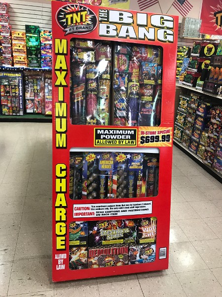 zzzh) Thursday 1 June 2017 - Approaching Deming, 4th Of July FireWorks For Sale At A PetrolStation (I-10, NM)