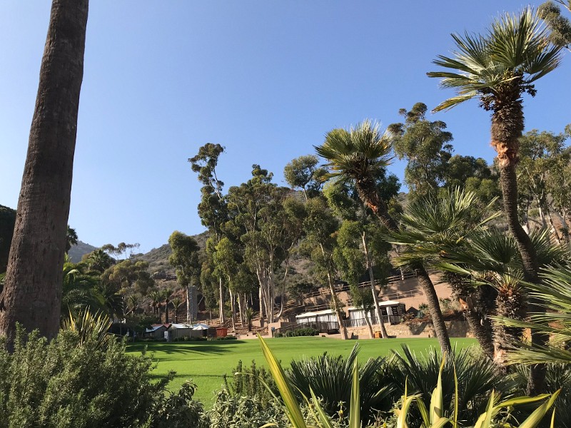 zi) Thursday 8 November 2018 - Descanso Beach Club, With Bathrooms and Showers On The Left (Descanso Canyon Adventures In The BackGround)
