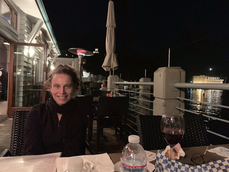 zzh) Thursday 8 November 2018 - After Getting Settled In Hotel Villa Portofino Room, In Search For A Bite To Eat And Ending Up At The BlueWater Grill