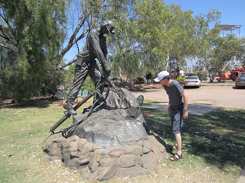 i) Mount Isa, Saturday 1 October 2011 ~ Outside the Visitor Information Centre, Outback At Isa.jpg