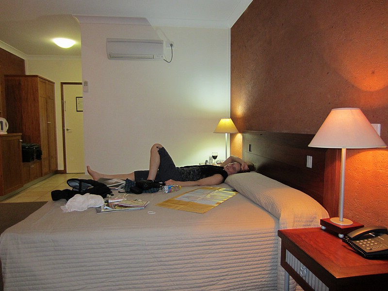 zzv) Cloncurry, Saturday 1 October 2011 ~ After Dinner At The Bar&Grill (Adjoining The Gidgee Inn Motel).JPG
