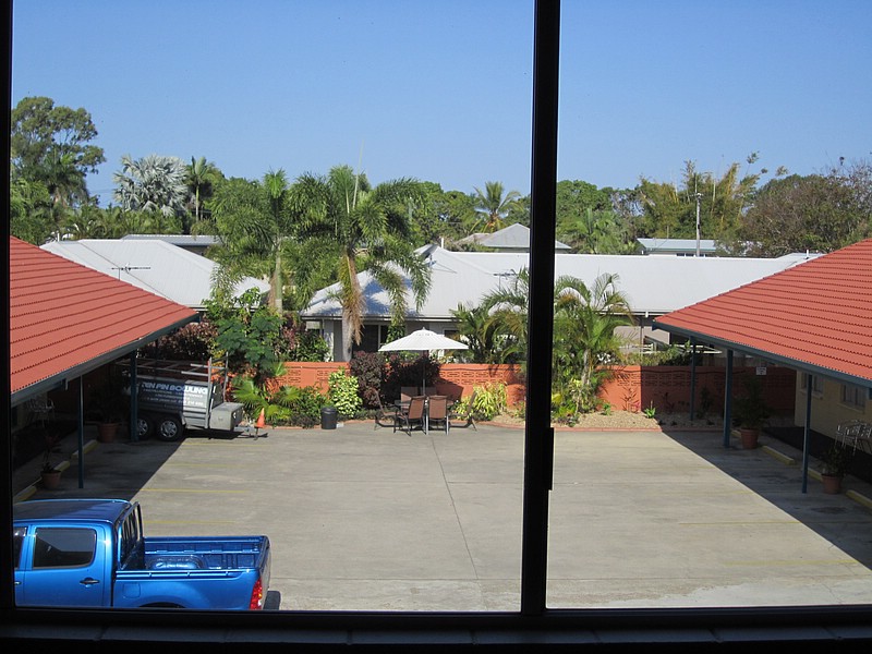 zzu) Townsville, Friday 7 October 2011 ~ Our RoomWindow View, Cedar Lodge Motel.JPG