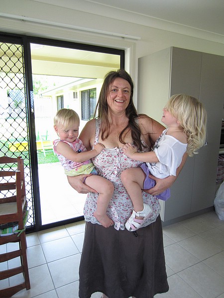 p) Townsville, Saturday 8 October 2011 ~ Visiting Family Meikle At Their New Rental Home In Suburb Mount Louisa.JPG