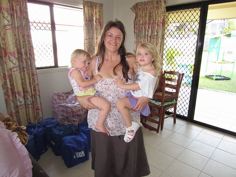 q) Townsville, Saturday 8 October 2011 ~ Visiting Family Meikle At Their New Rental Home In Suburb Mount Louisa.JPG