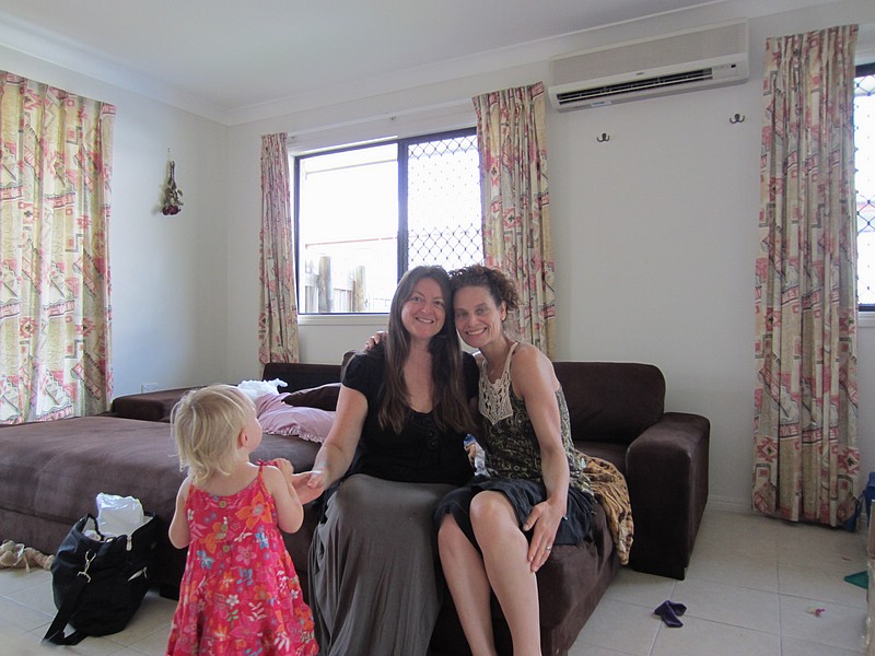 g) Townsville, Tuesday 11 October 2011 ~ Visiting Family Meikle At Their New Rental Home In Suburb Mount Louisa.JPG