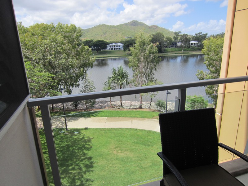 s) FridayMorning 14 March 2014 ~ Enjoying The Vista (Itara Apartments, Townsville).JPG