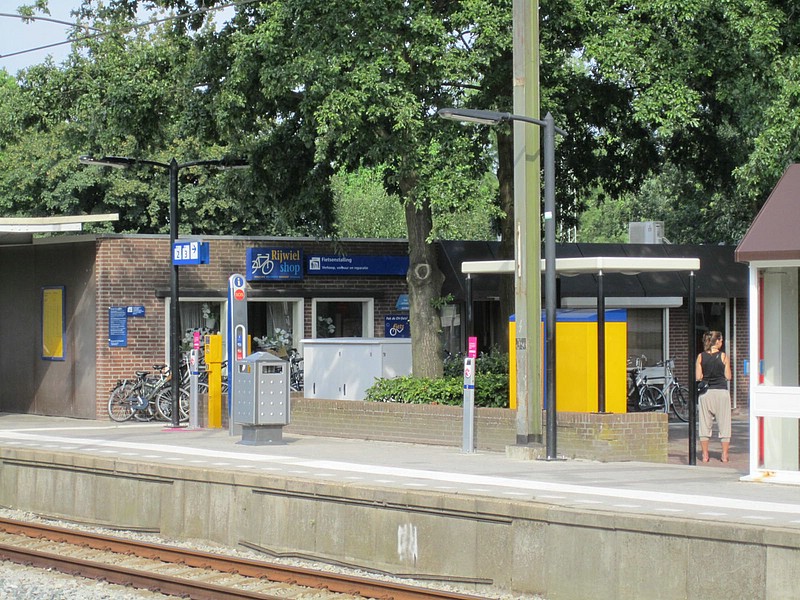 v) Hoogeveen, ThursdayAfternoon 8 July 2010 ~ Back at TrainStation, Dropping Off Bikes+Catching Train Back to Amersfoort.JPG