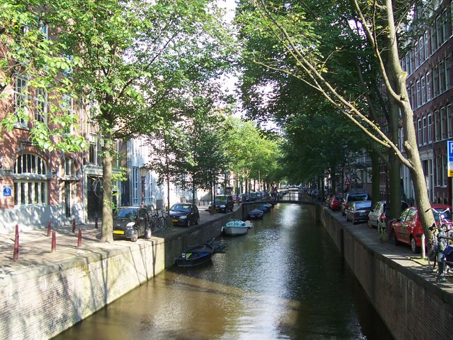 zj) A Typical A'dam Canal.JPG