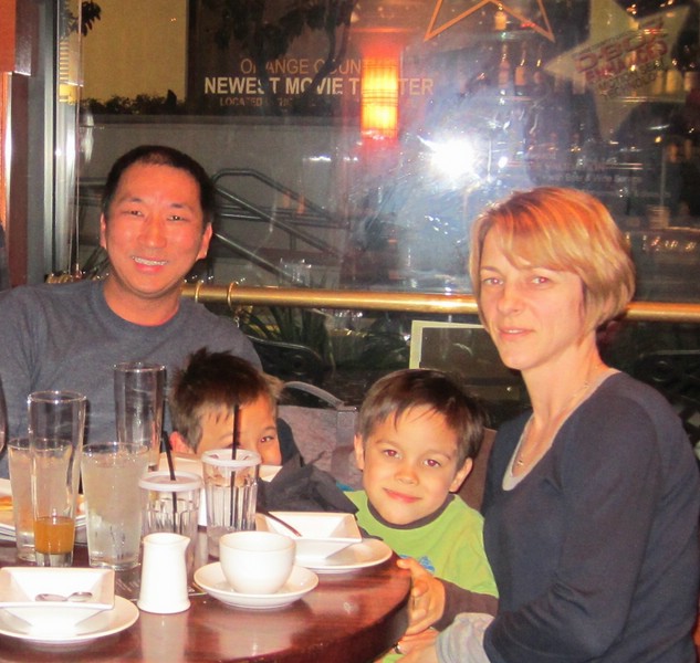 zo) December 2012, Famiily Poon Visiting Anaheim!! (WaltDisneyLand).JPG