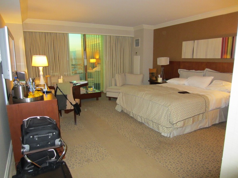 za) Sept 2013 - Las Vegas, Mandalay Bay Hotel (Our Room Suite For 4 Nights).JPG