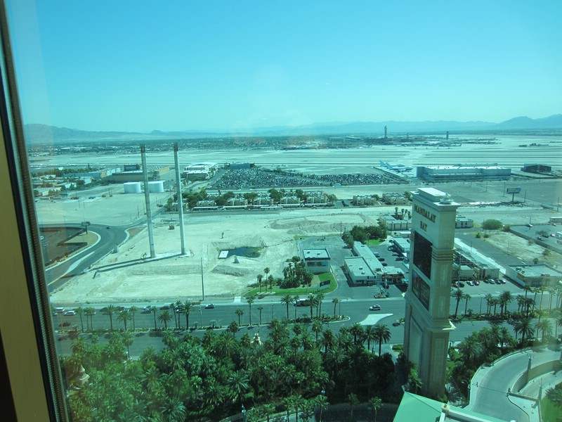 m) Sept 2014 - Las Vegas, Our Room (Airport)View (Mandalay Bay Hotel).JPG