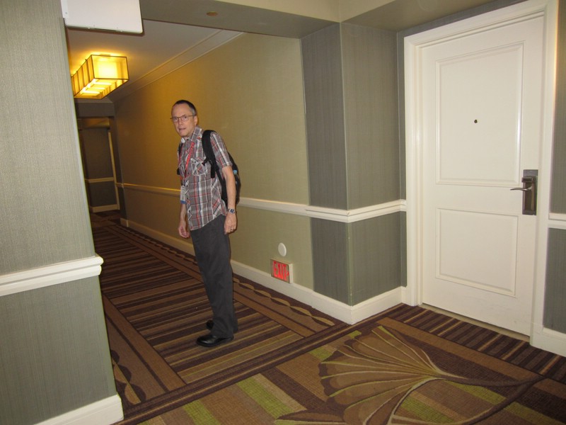 s) Sept 2014 - Las Vegas, Thursday-Day 3 (David On His Way To I.B.Conference @ The Convention Center).JPG
