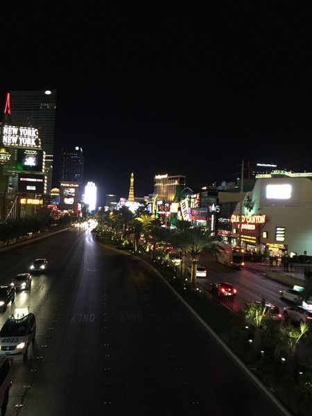 zh) Sept 2015 - Las Vegas At Night, The Strip, TuesdayEvening 15 Sept.jpg