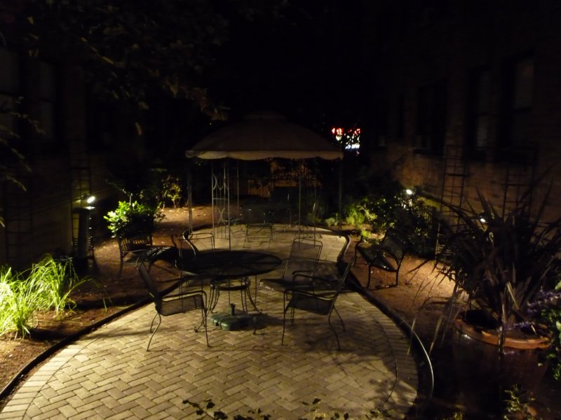 zzk) Cute Patio.JPG