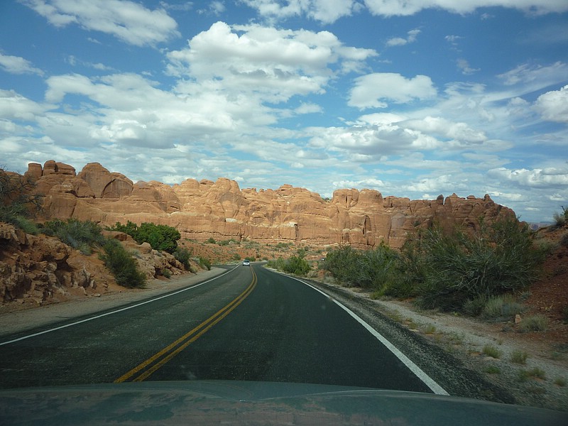 zy) Heading Towards Fiery Furnace Viewpoint.JPG