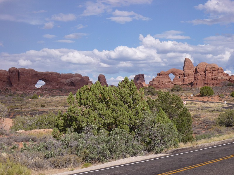 zzs) Skyline Arch.JPG