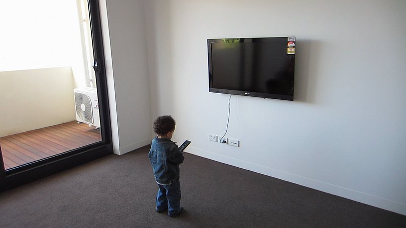 zzj) Melbourne, Sunday 25 September 2011 ~ Carol's New Apt, Ready To Move In Soon (Caleb FiguringOut Their New Television ;-).jpg