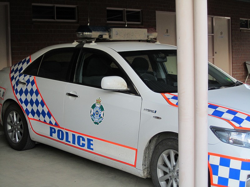 zzx) Richmond, Sunday 2 October 2011 ~ Aussies Have a Lot of Similarities With the Dutch...Even In The Designing of Their Police Car! ;-).JPG