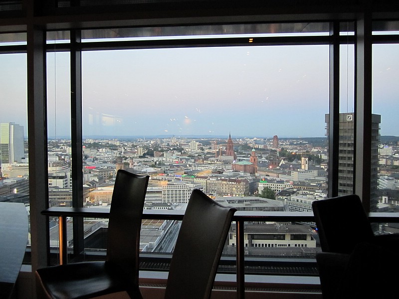 zb) Frankfurt (Germany) SaturdayEvening 26 June 2010 (HotelBar - Innside Frankfurt Eurotheum).JPG