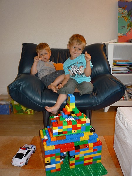 za)Bussum, SaturdayEvening 17 July 2010 ~ Brothers Simon+David.JPG