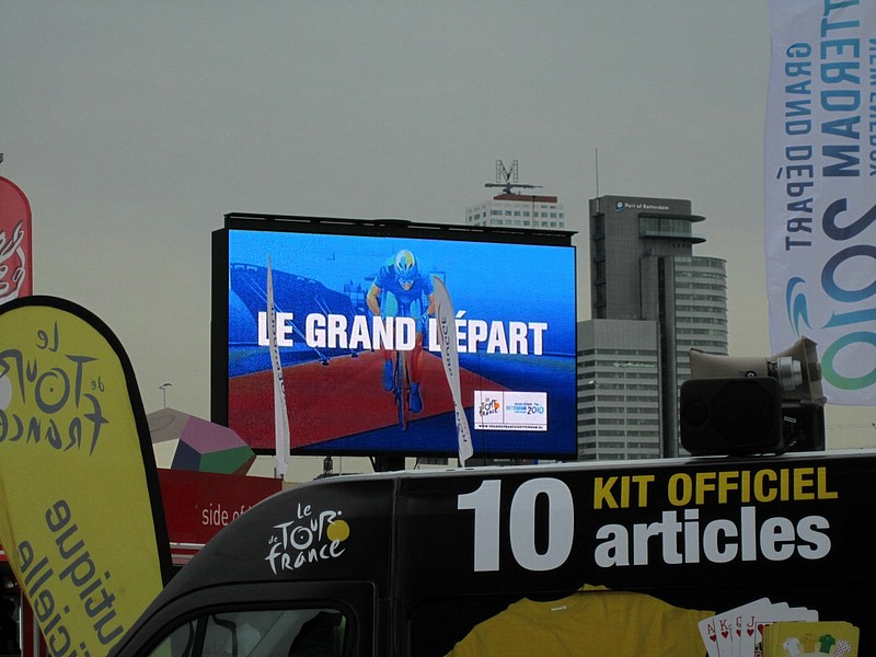 v) Rotterdam, SaturdayAfternoon 3 July 2010 ~ Waiting For Prologue TimeTrial Tour de France.JPG