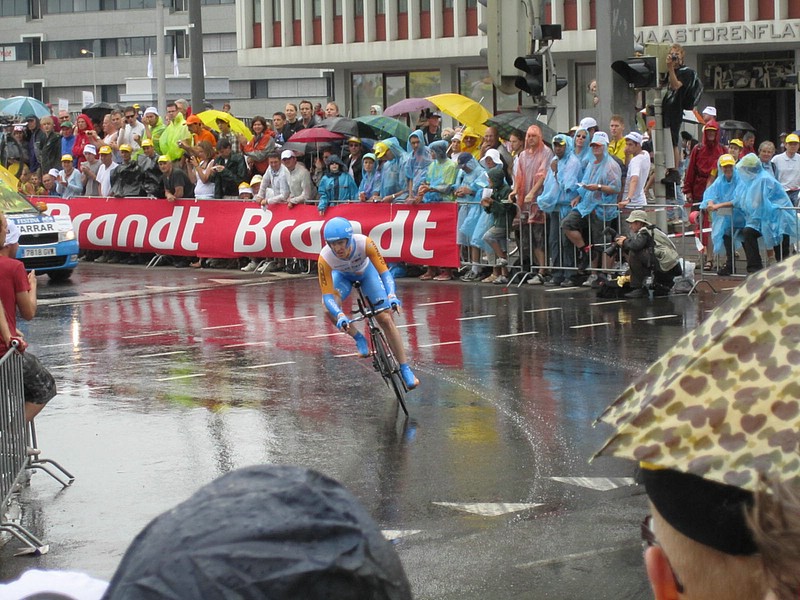 zm) Rotterdam, SaturdayAfternoon 3 July 2010 ~ Yes! Great Picture! (TimeTrial Tour de France).JPG