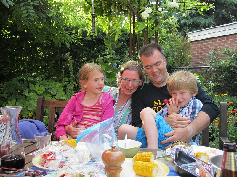 zzb) Alphen aan den Rijn, MondayEvening 5 July 2010 ~ Charlotte, Ellen, Arjan and Constantijn.JPG