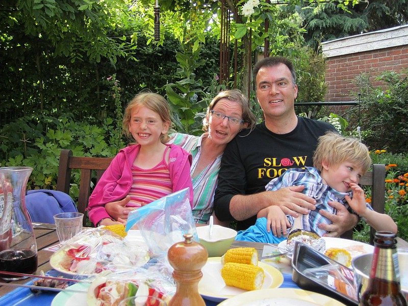 zzd) Alphen aan den Rijn, MondayEvening 5 July 2010 ~ Charlotte, Ellen, Arjan and Constantijn.JPG