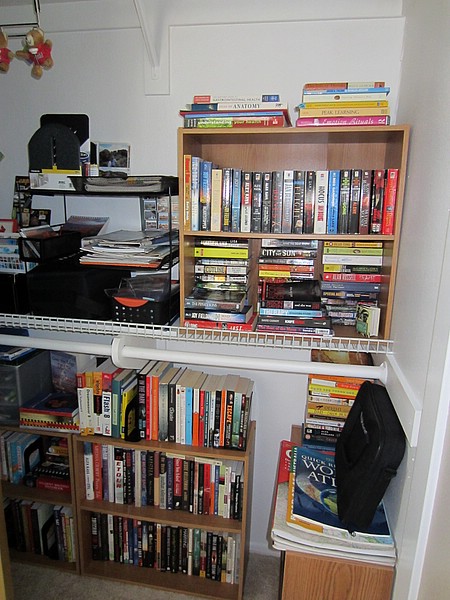 l) Office-Books,Mirjam's side (r) Behind Mirror.JPG